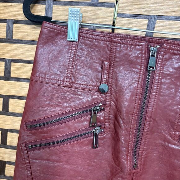 Romeo & Juliet‎ Red Faux Leather Skirt Size Small - Picture 3 of 8